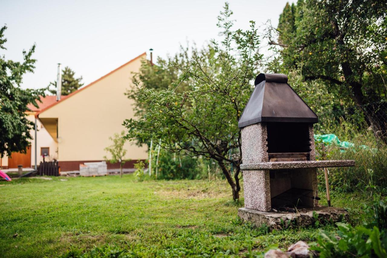 Apartman Pod Borovici Kovalovice Exterior photo